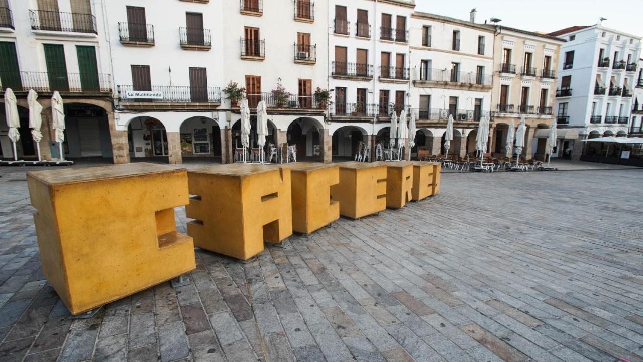 Apartamentos Soho Boutique Plaza Mayor Caces Exterior foto